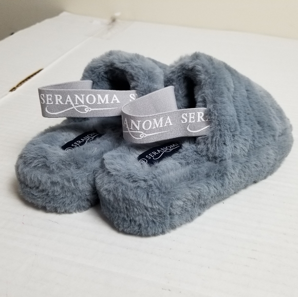 Slippers - Picture 5 of 11